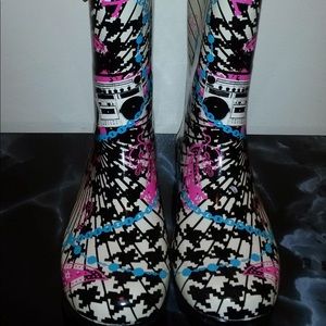 *Vintage* CHOOKA RAIN BOOTS with music graphics. Size 8